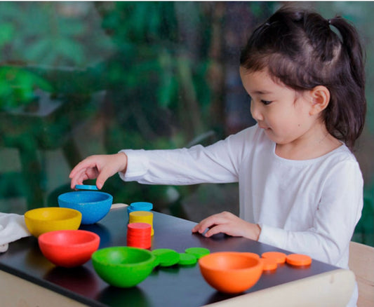 PLAN TOYS TAZAS ORDENA Y CUENTA