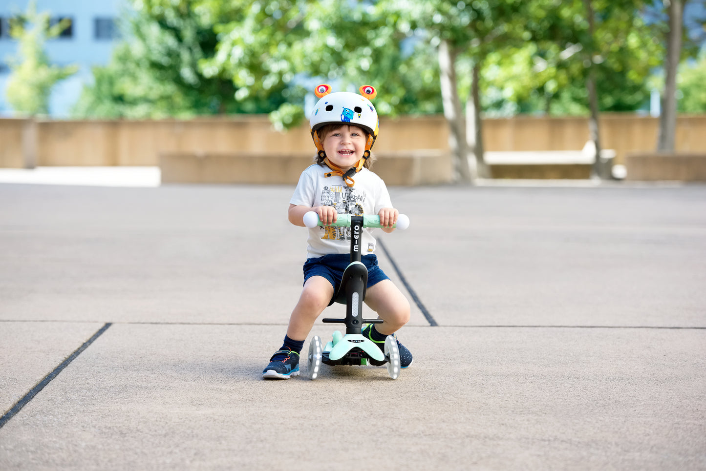 MICRO PATINETE MINI2GROW DELUXE MAGIC LED